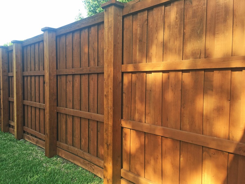 Fence Company Salem Oregon Offering Custom Wood & Vinyl Fences