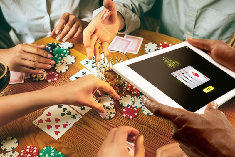 世界中のプレイヤーと戦えるポーカーアプリ