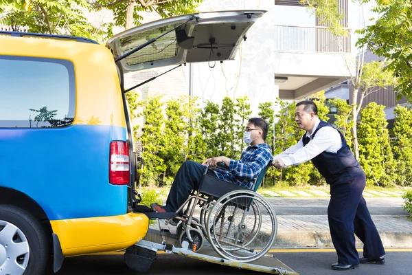 How Medical Teams Prepare Patients for Long Distance Medical Transport Safely