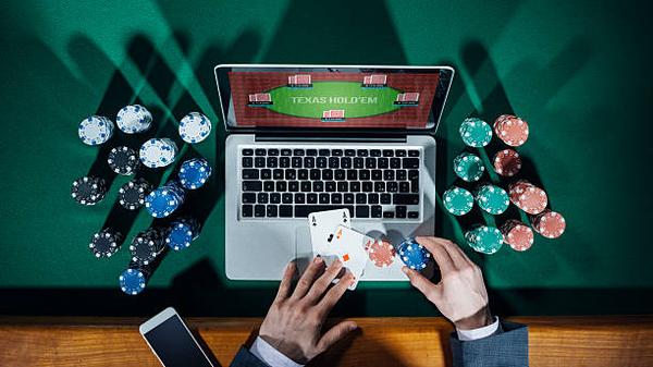 Understanding Platform Differences at a Singapore online casino